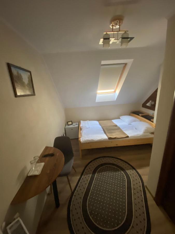 Hotel Gradics Panzio Siculeni Exterior foto